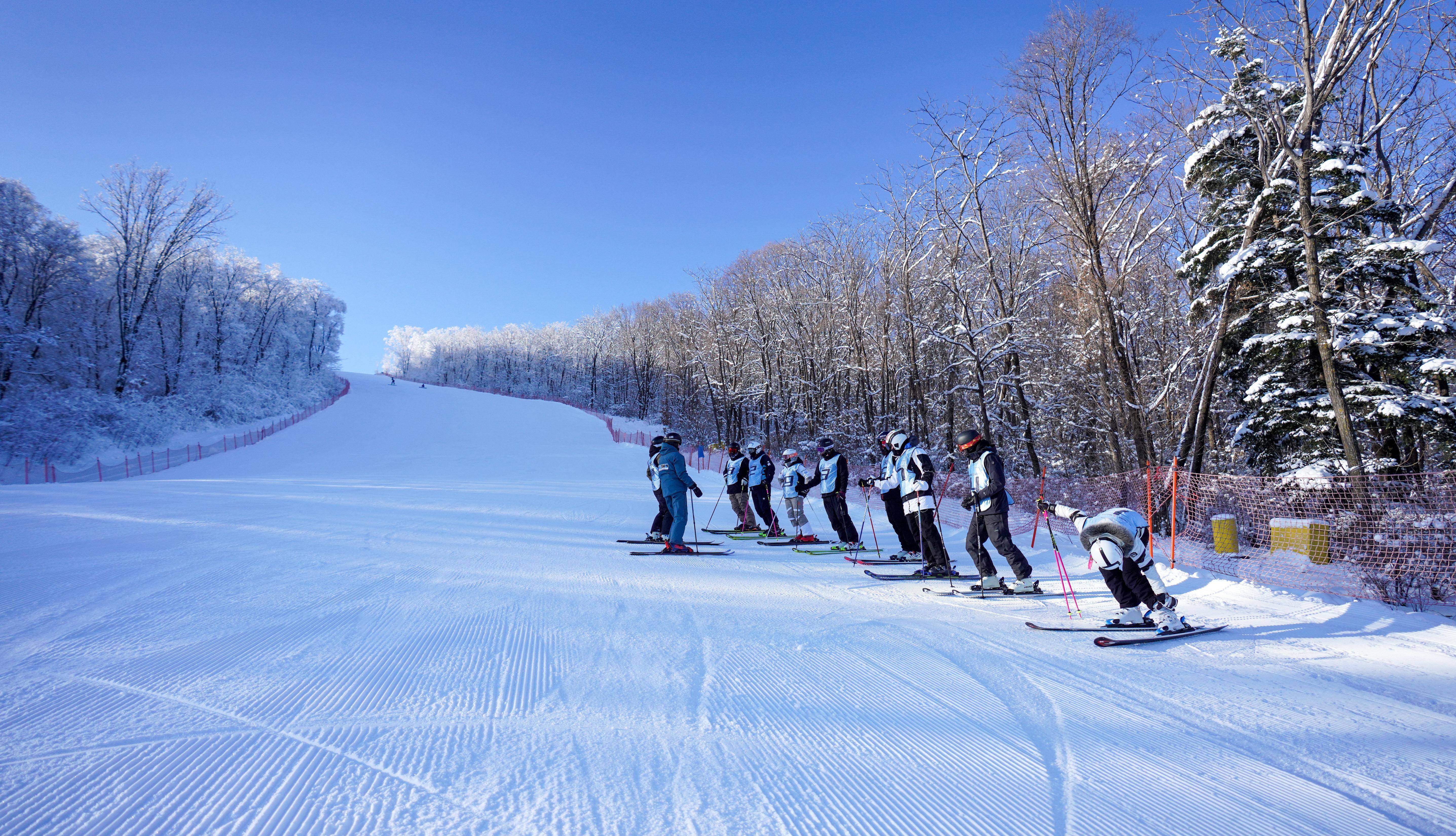 ​智慧赋能冰雪体验：小泥人助力甘肃天祝鞘岭滑雪场打造一体化管理系统‌